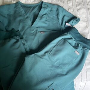 Figs Hydrogreen Scrubs Set